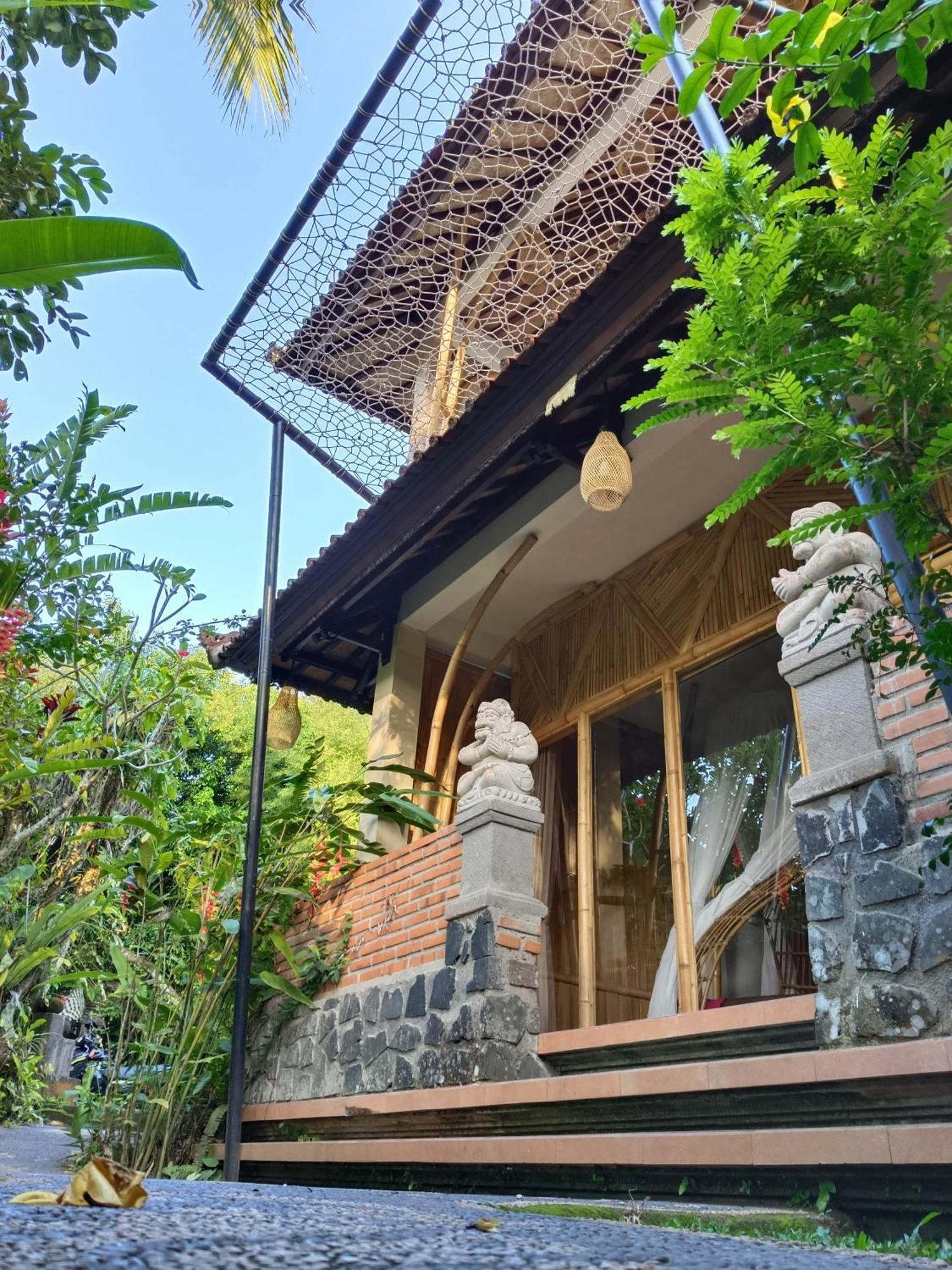 Great Mountain Views Villa Resort Selat Exterior photo