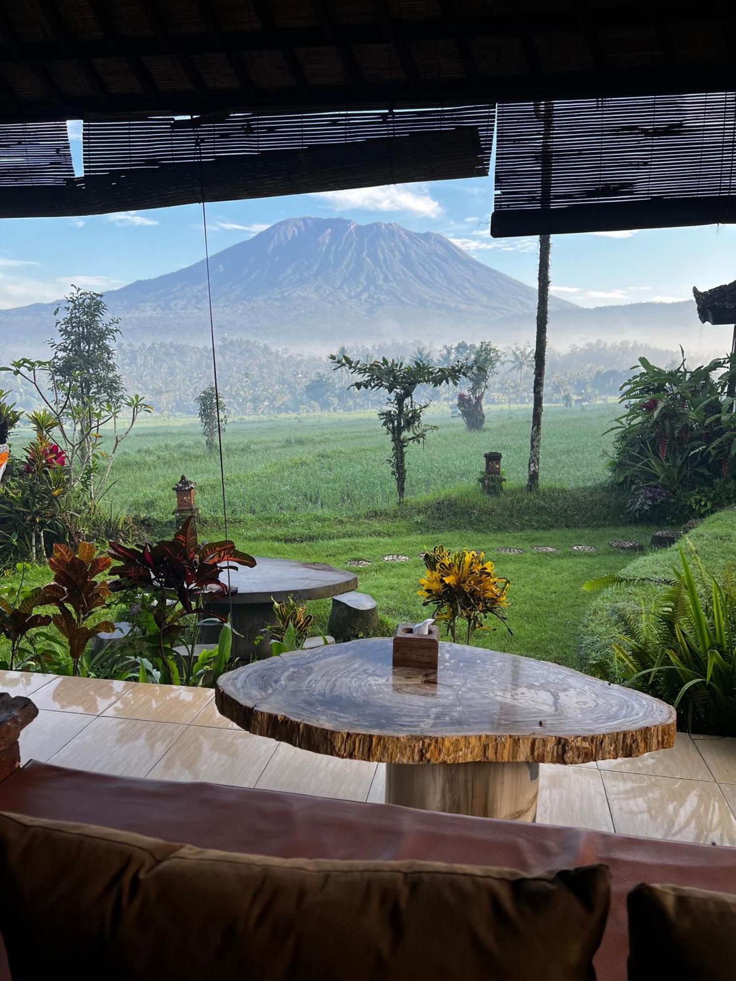 Great Mountain Views Villa Resort Selat Exterior photo